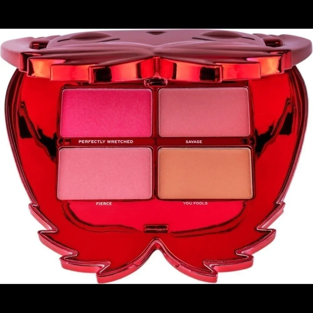 Funko X Disney  Cruella Blush, Bronzer Palette Pez